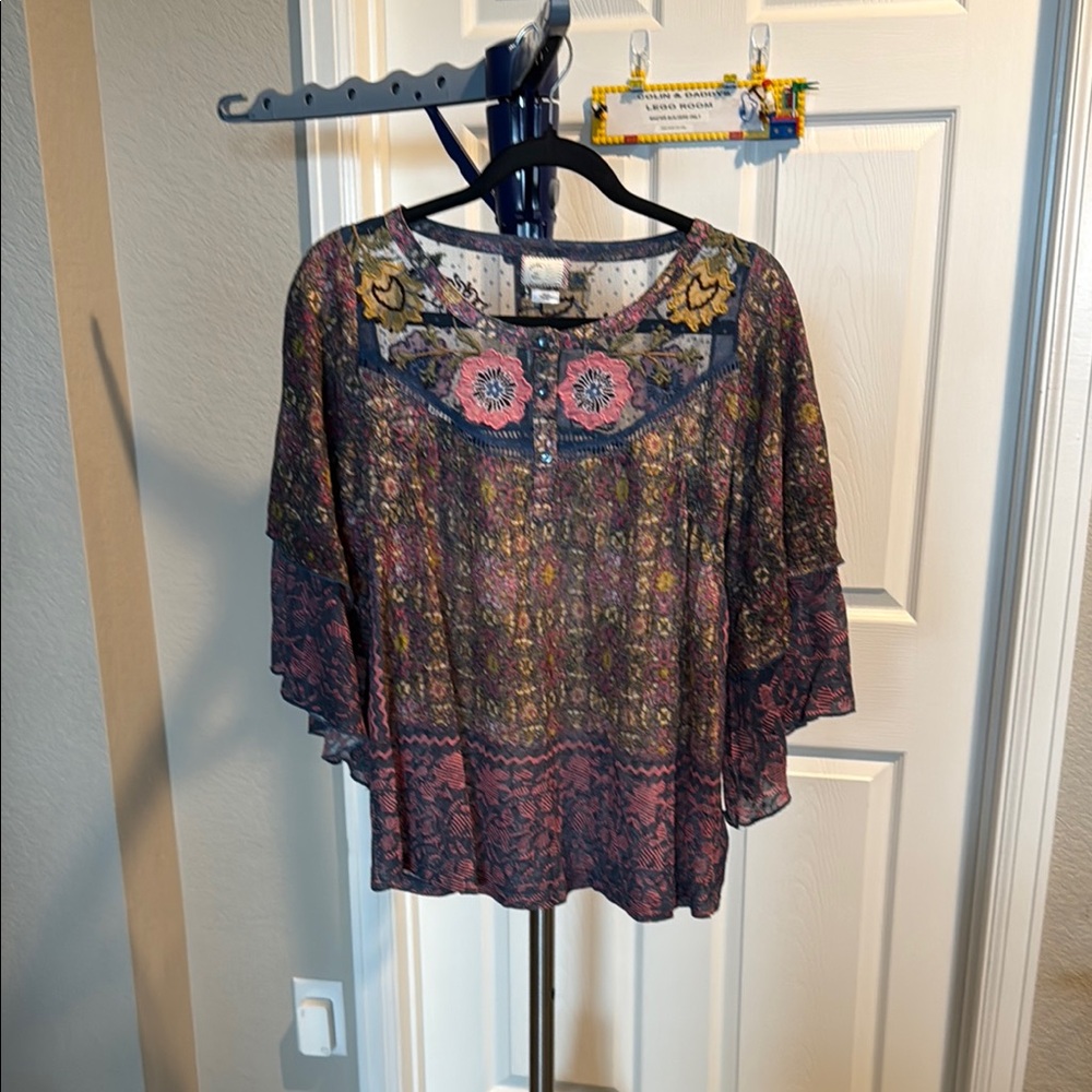 Floral Multicolor Women's Blouse with flutter sleeves from India. Size Small